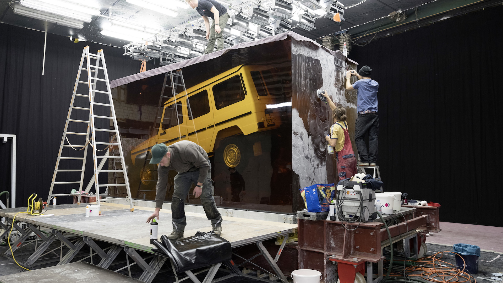1979 Mercedes-Benz G-Class resin display at 2018 Detroit Auto Show