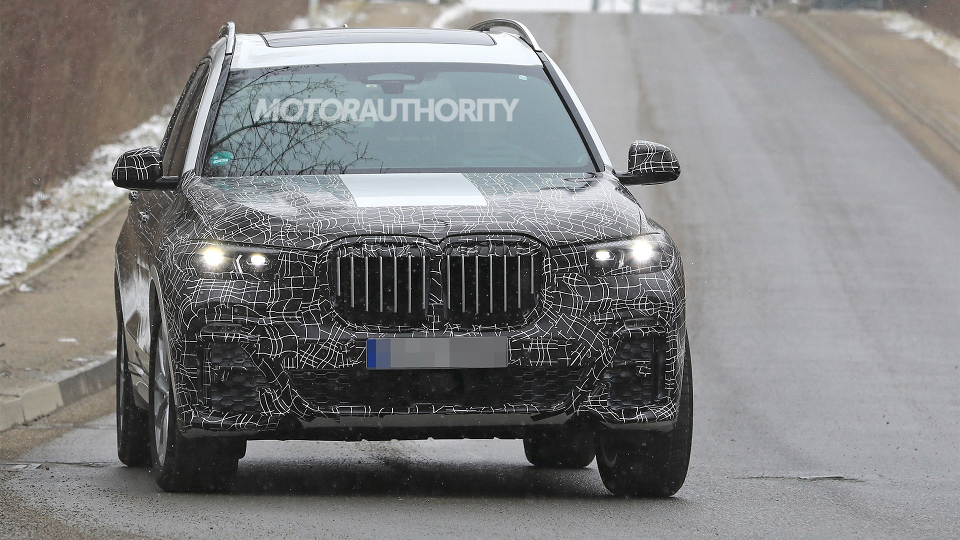 2019 BMW X7 spy shots - Image via S. Baldauf/SB-Medien