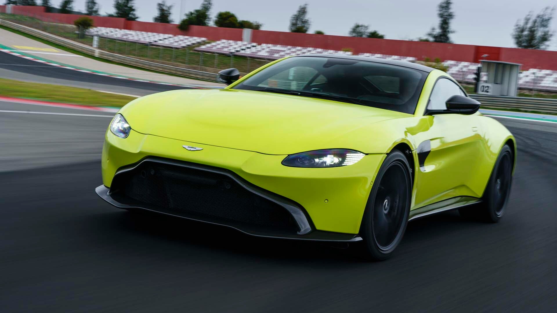 Aston martin vantage 2019