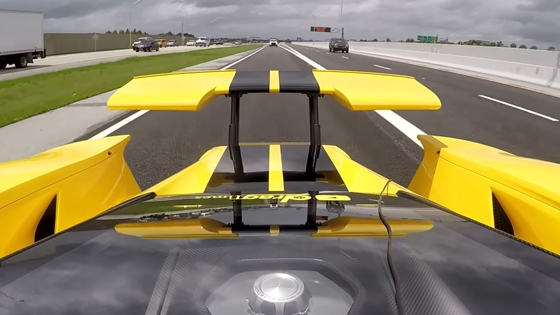 Ford GT active aero rear wing video