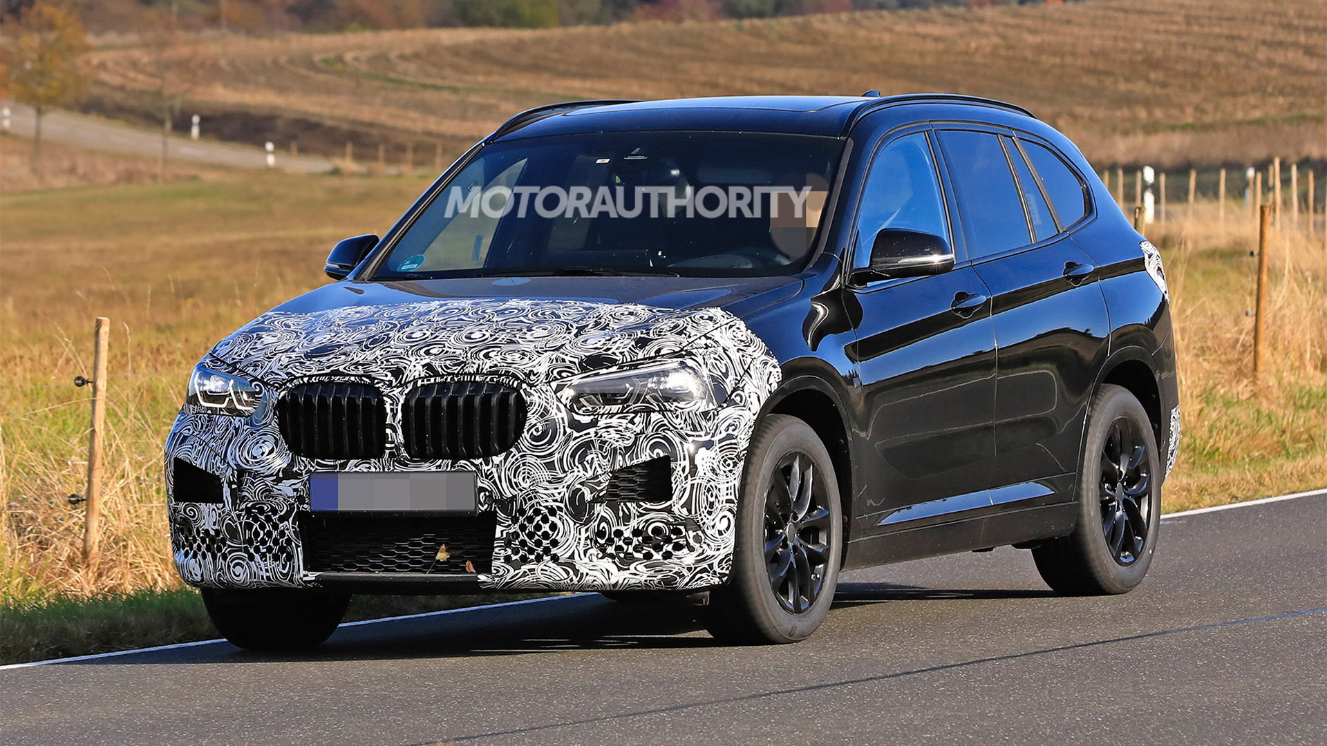 2020 BMW X1 facelift spy shots - Image via S. Baldauf/SB-Medien
