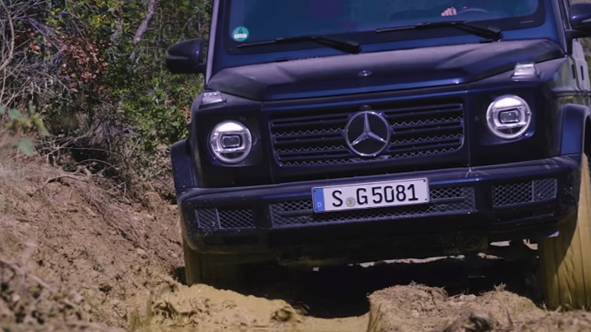 Mercedes G63 Limo Is a $1.2 Million Bulletproof Living Room on Wheels