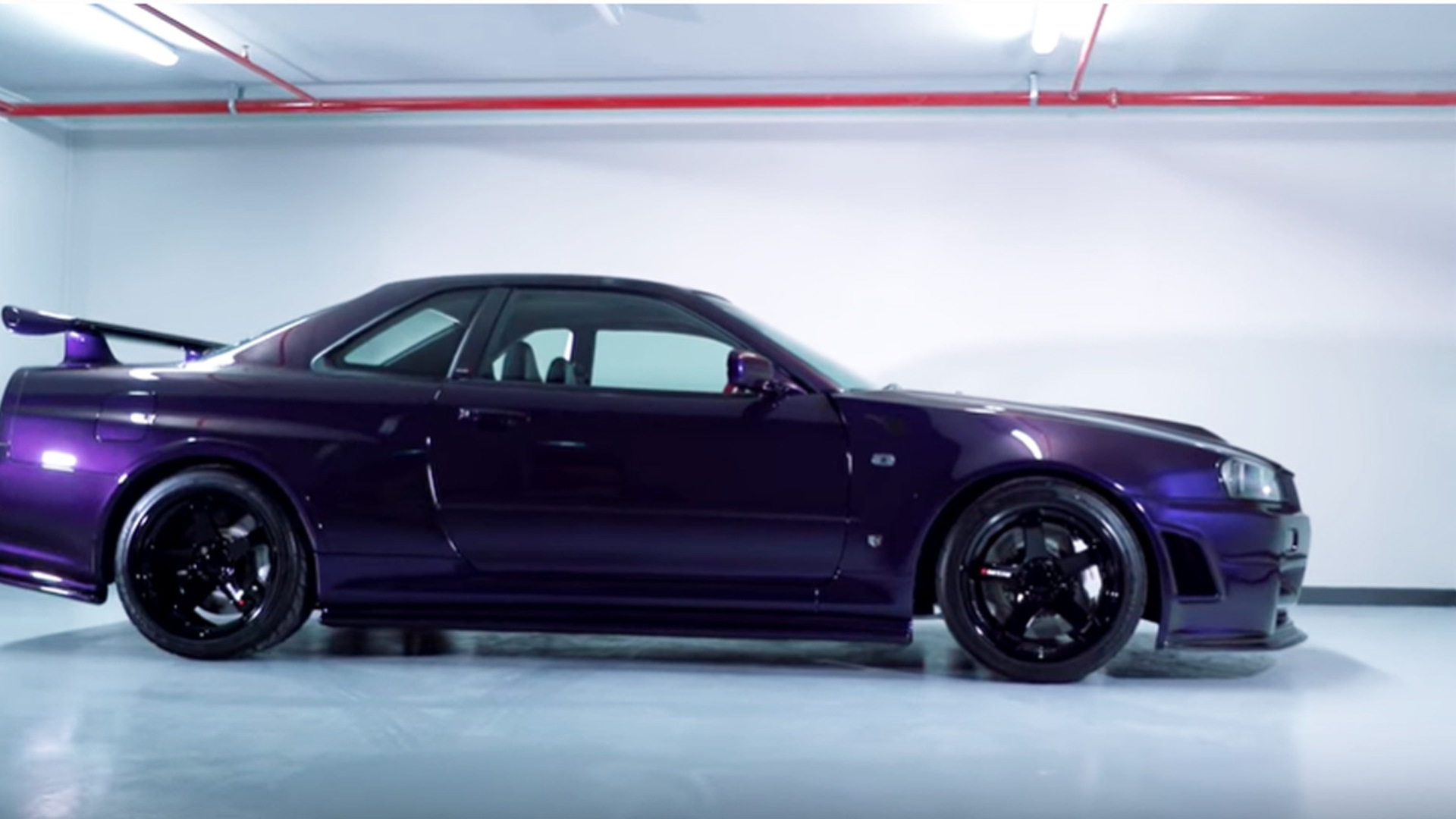 Be Spellbound By This R34 Nissan Skyline Gt R Z Tune Detail