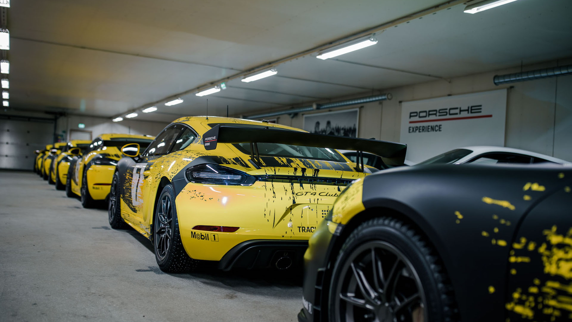 Porsche Ice Force Pro garage