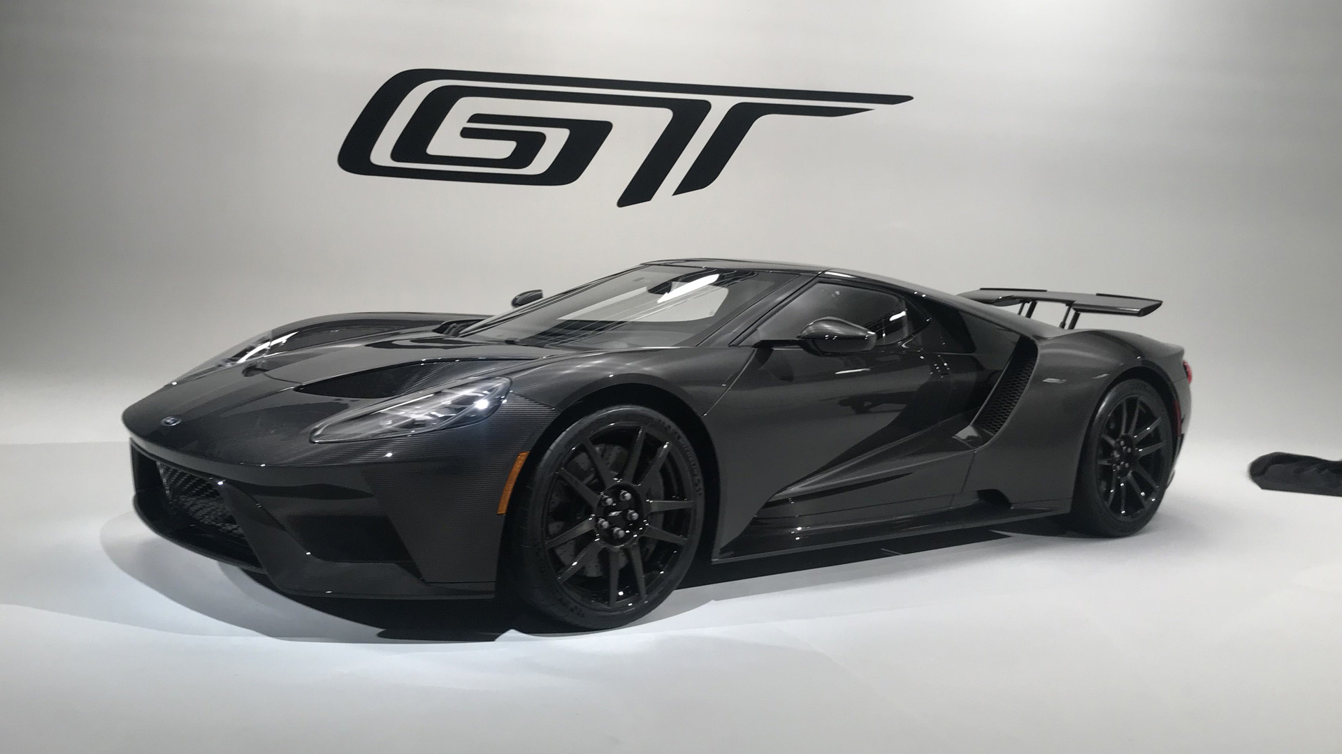 2020 Ford GT ups horsepower to 660, offers Liquid Carbon special edition