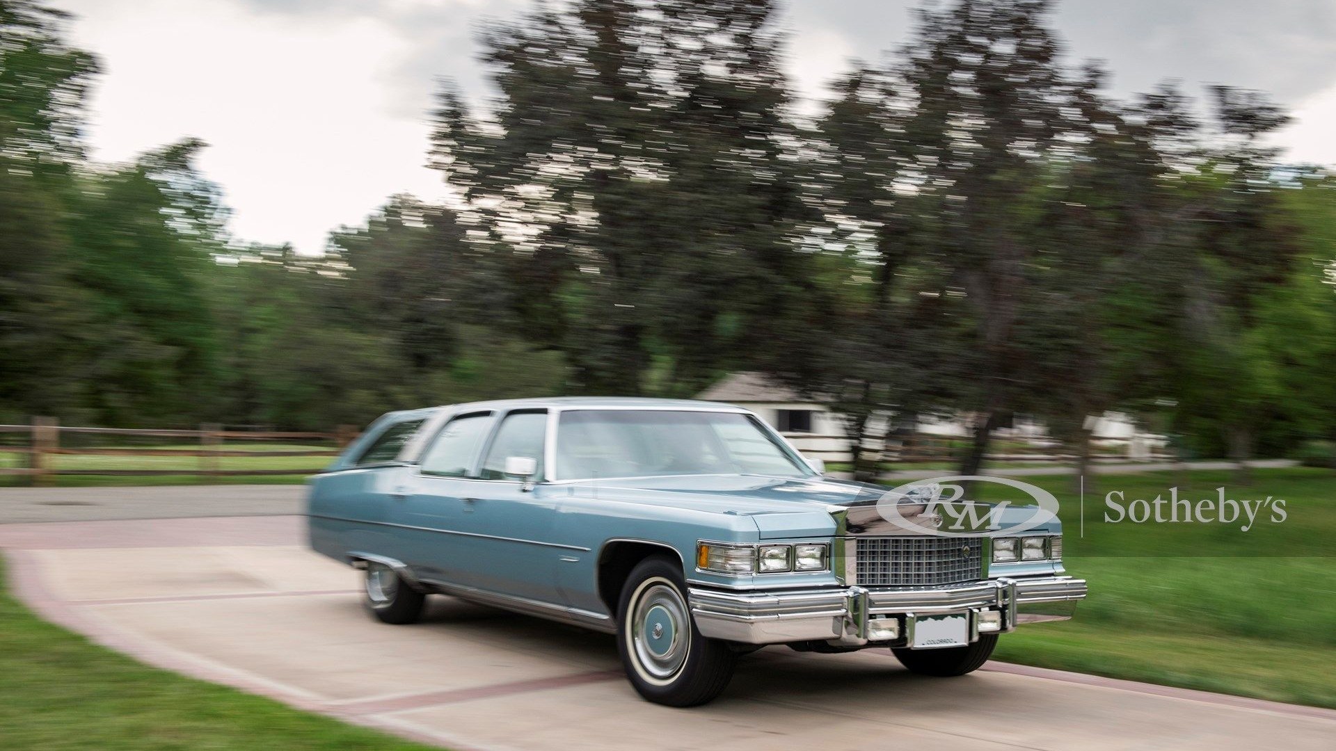 Estate sale Land yacht 1976 Cadillac Castillian Fleetwood Estate Wagon for sale 金沙官网