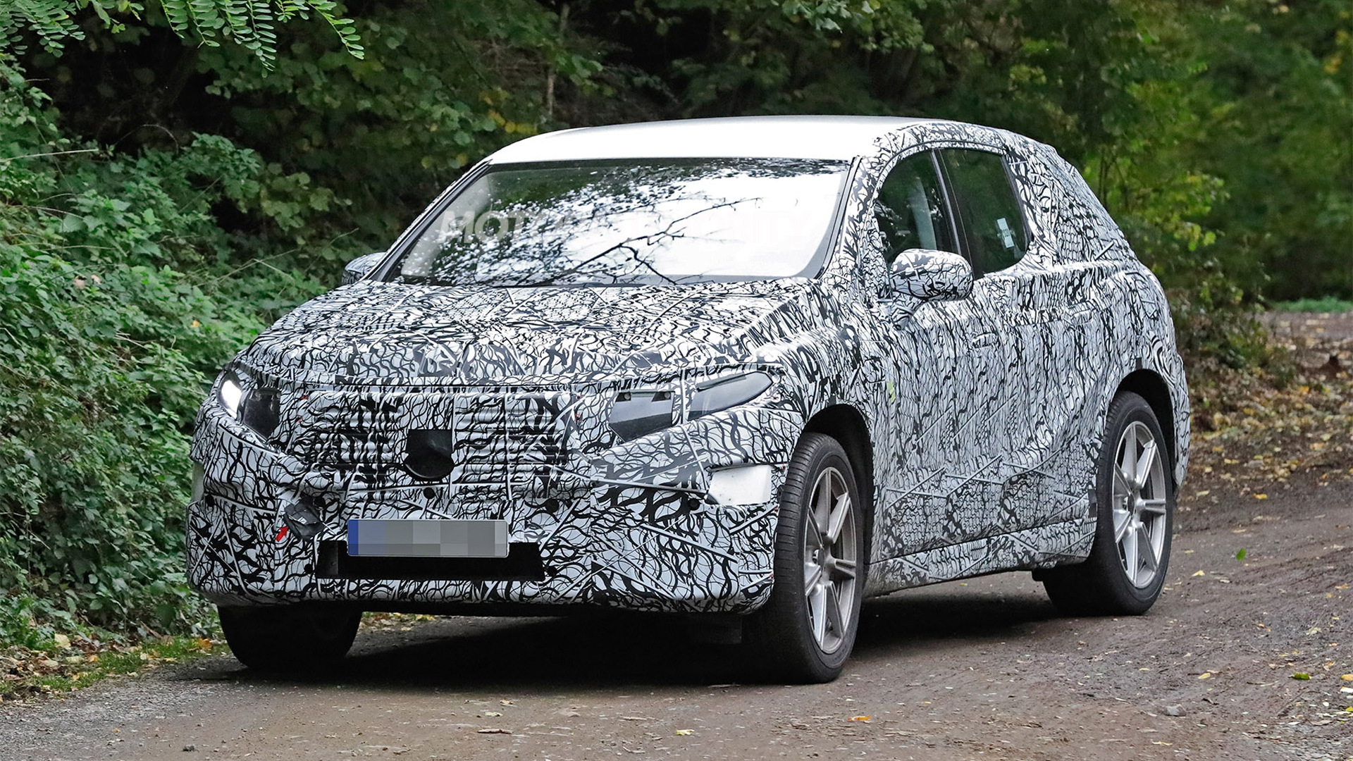 23 Mercedes Benz Eqs Suv Spy Shots Electric Suv To Join S Class Family
