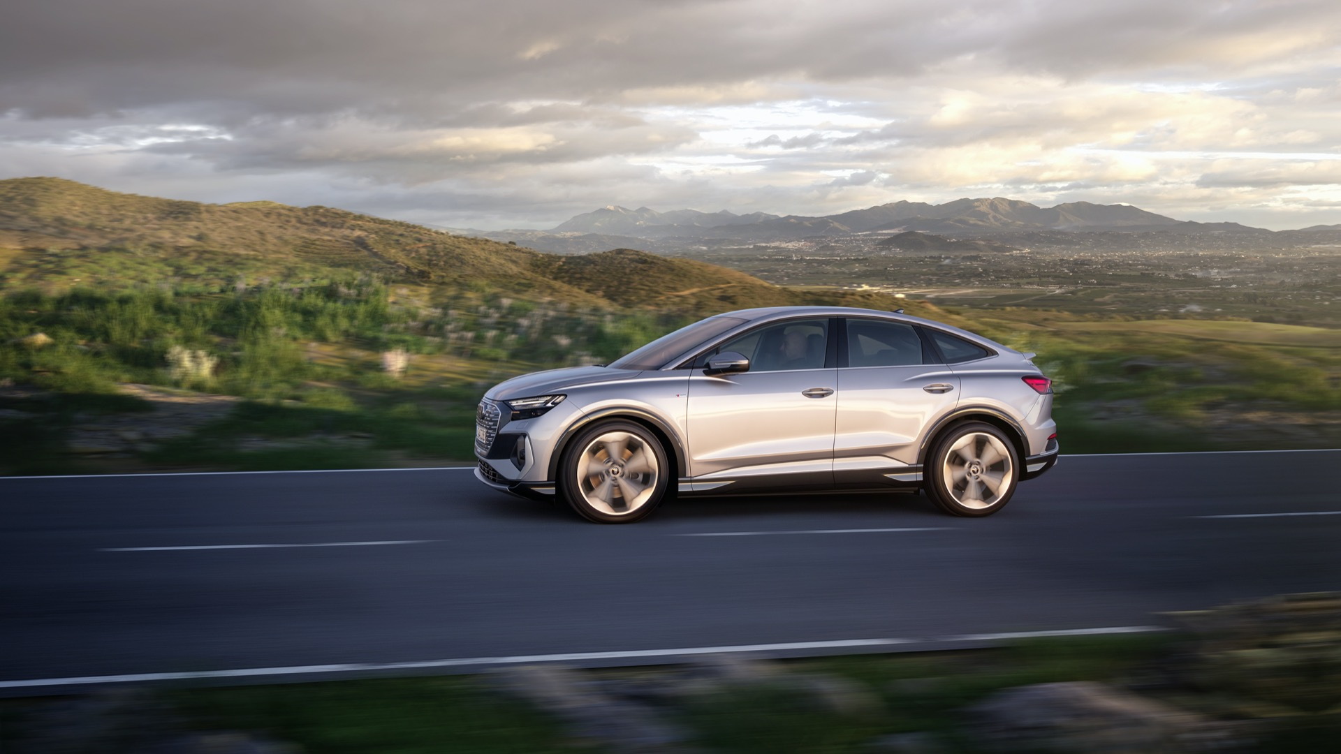 2022 Audi Q4 E-tron: Upscale EV Delivers 250-Mile Range For $45k