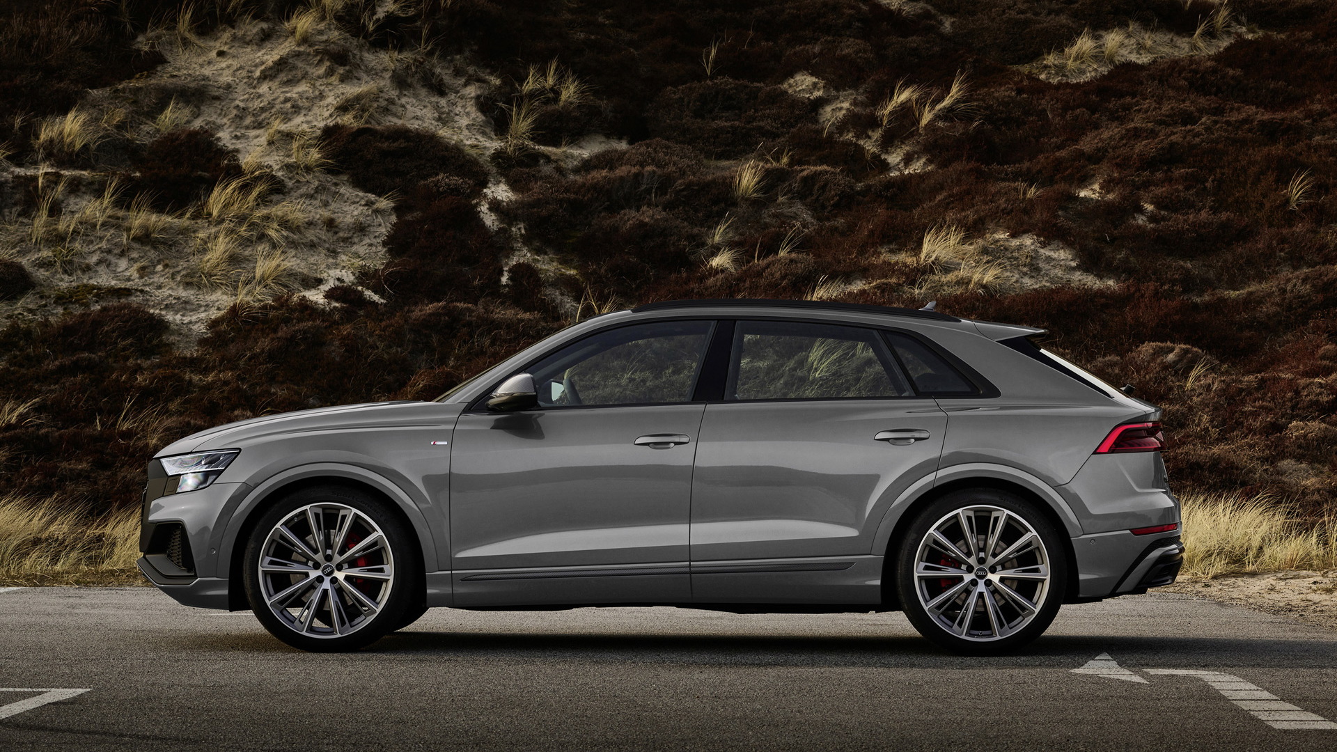 2022 Audi Q8 Competition Plus (European spec)
