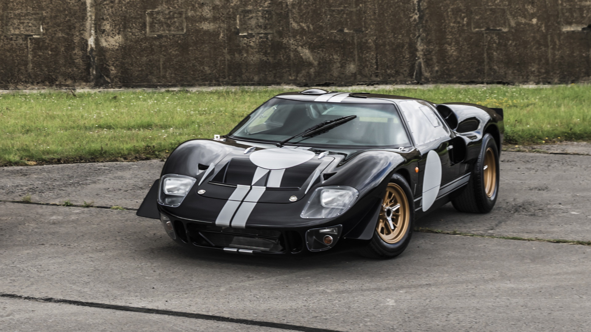 Ford GT40 electric conversion by Everrati