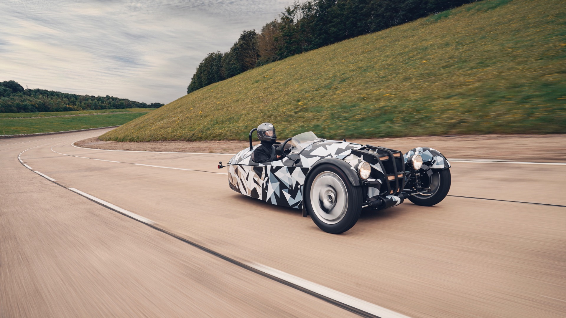 Teaser for new three-wheeled Morgan due in 2022