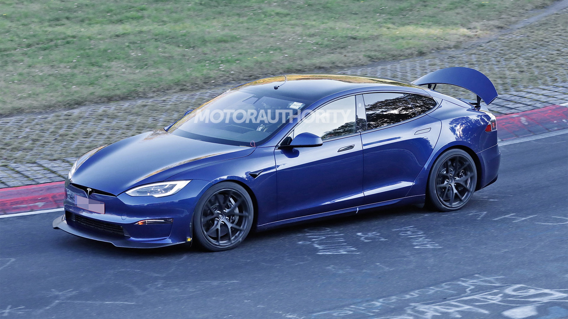 2021 Tesla Model S Plaid with active aero spy shots - Photo credit: S. Baldauf/SB-Medien