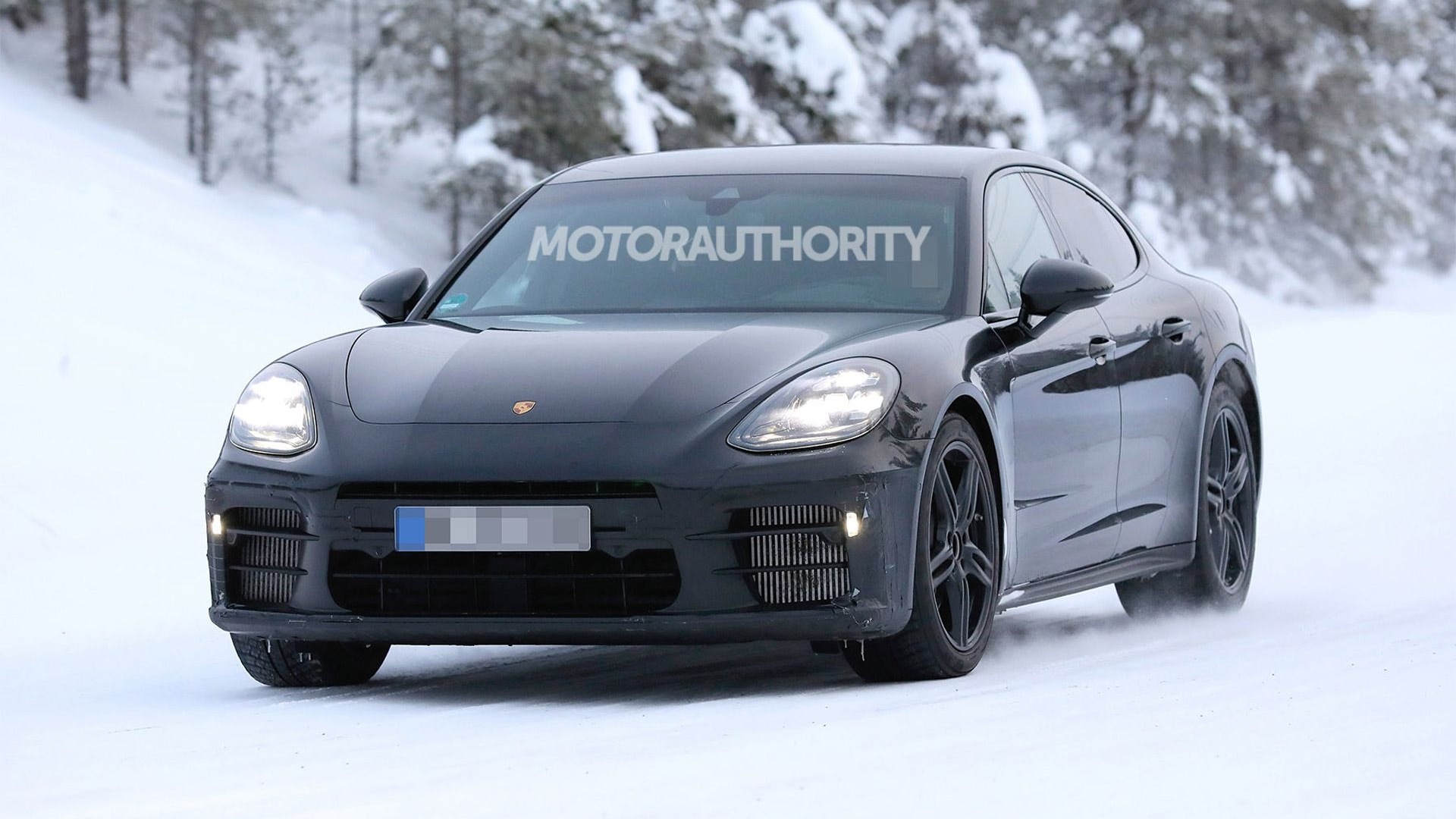 2024 Porsche Panamera spy shots - Photo credit: S. Baldauf/SB-Medien