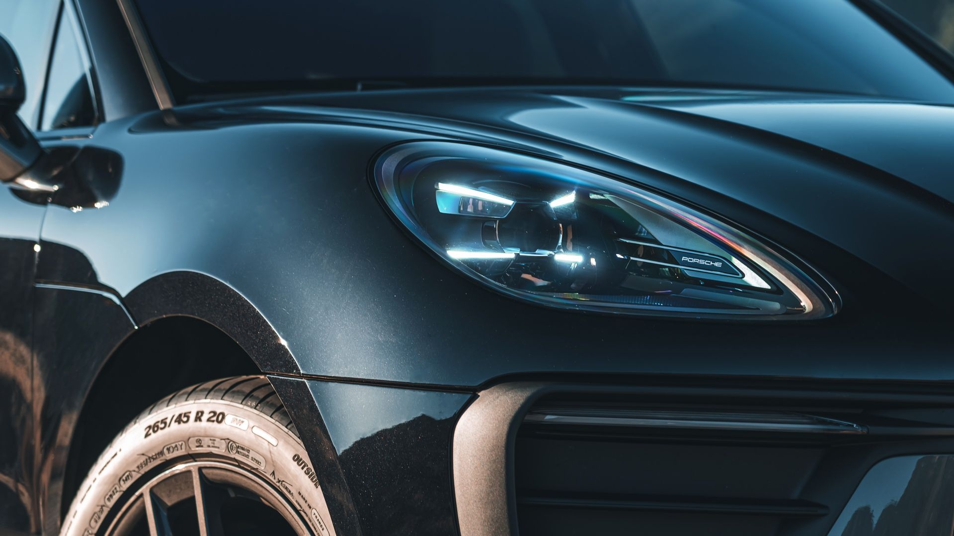 2023 Porsche Macan T