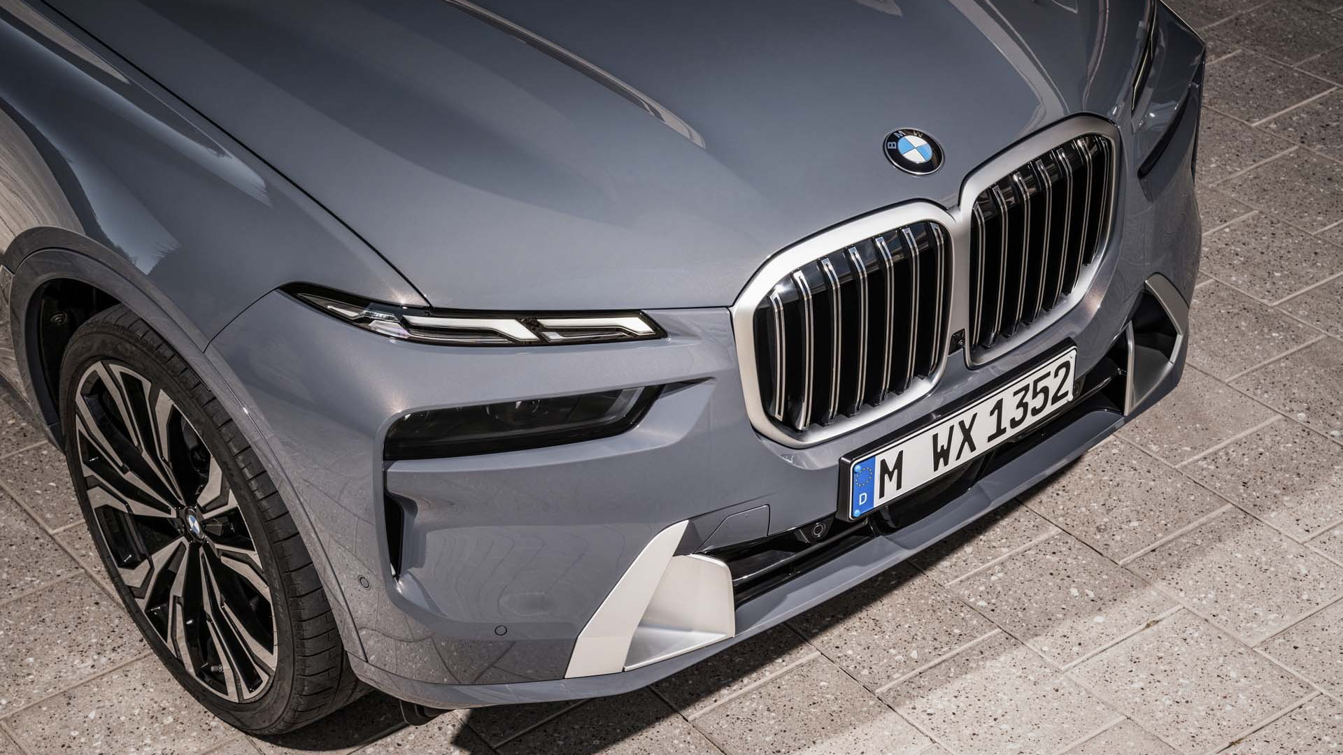 Preview: 2023 BMW X7 dials up the luxury and wow factor