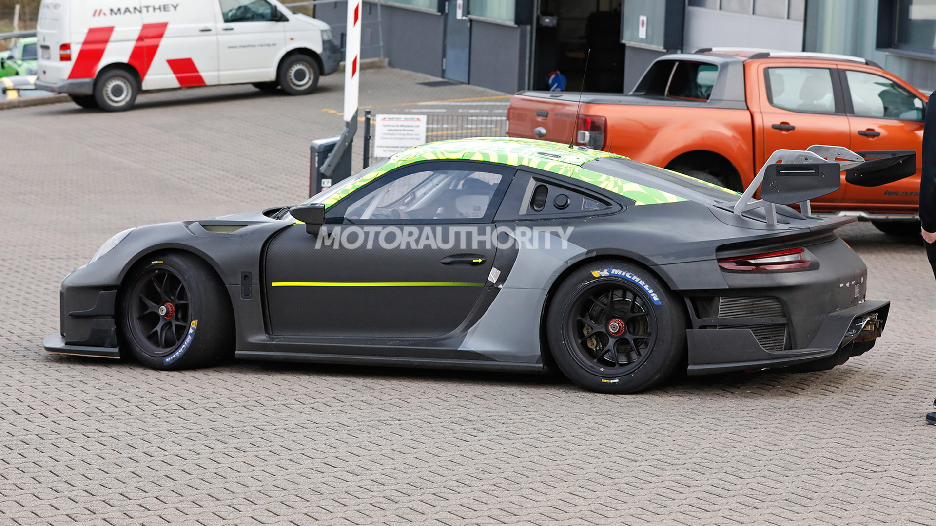 2022 Porsche 911 GT2 RS Clubsport 25 spy shots - Photo credit: S. Baldauf/SB-Medien