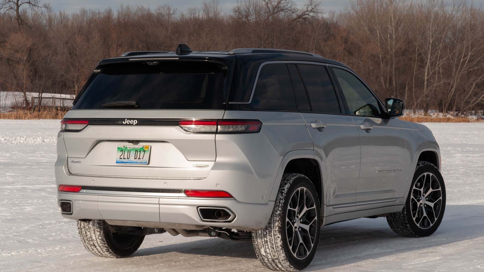 Test drive 2022 Jeep Grand Cherokee Summit Reserve targets luxury