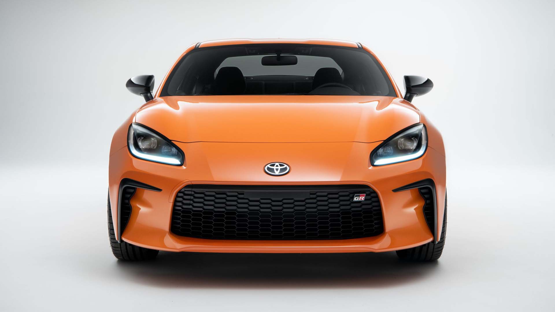 2023 Toyota 86 Special Edition blazes with Solar Shift paint