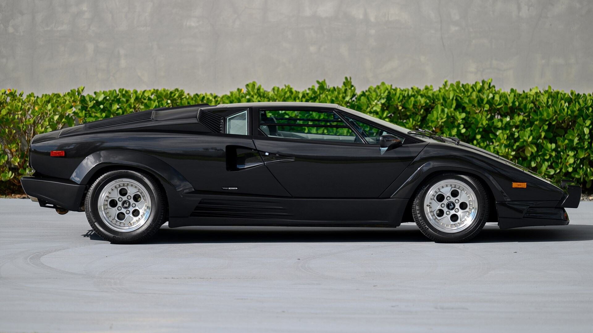 1990 Lamborghini Countach 25th Anniversary Edition - Photo credit: RM Sotheby's