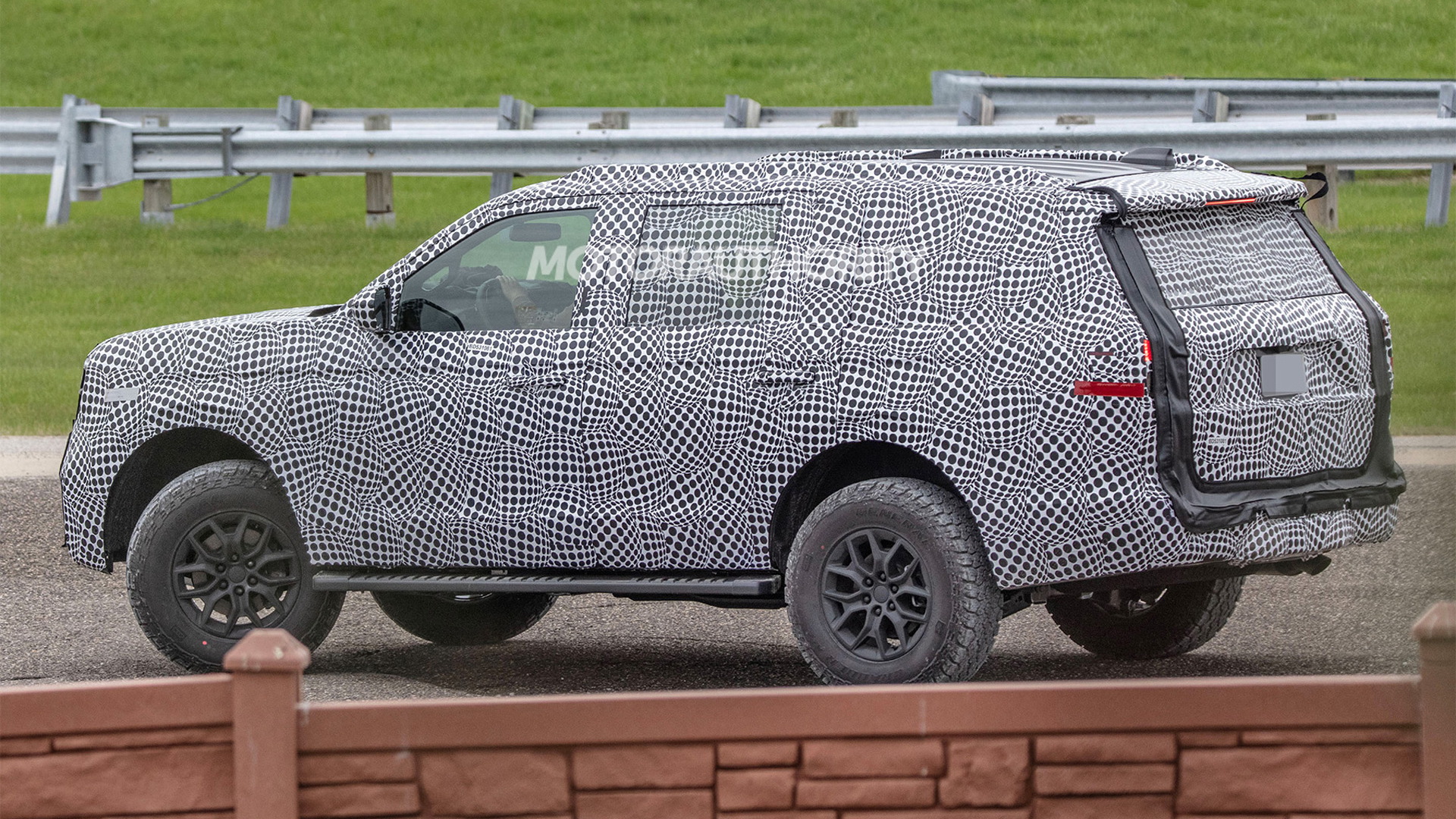 2024-ford-expedition-spy-shots