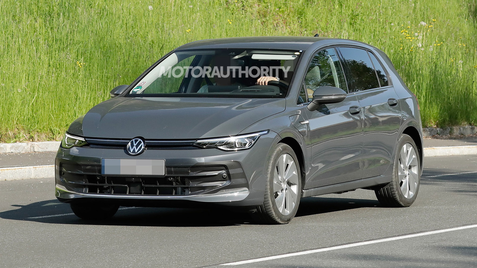 2025 Volkswagen Golf facelift spy shots - Photo credit: Baldauf