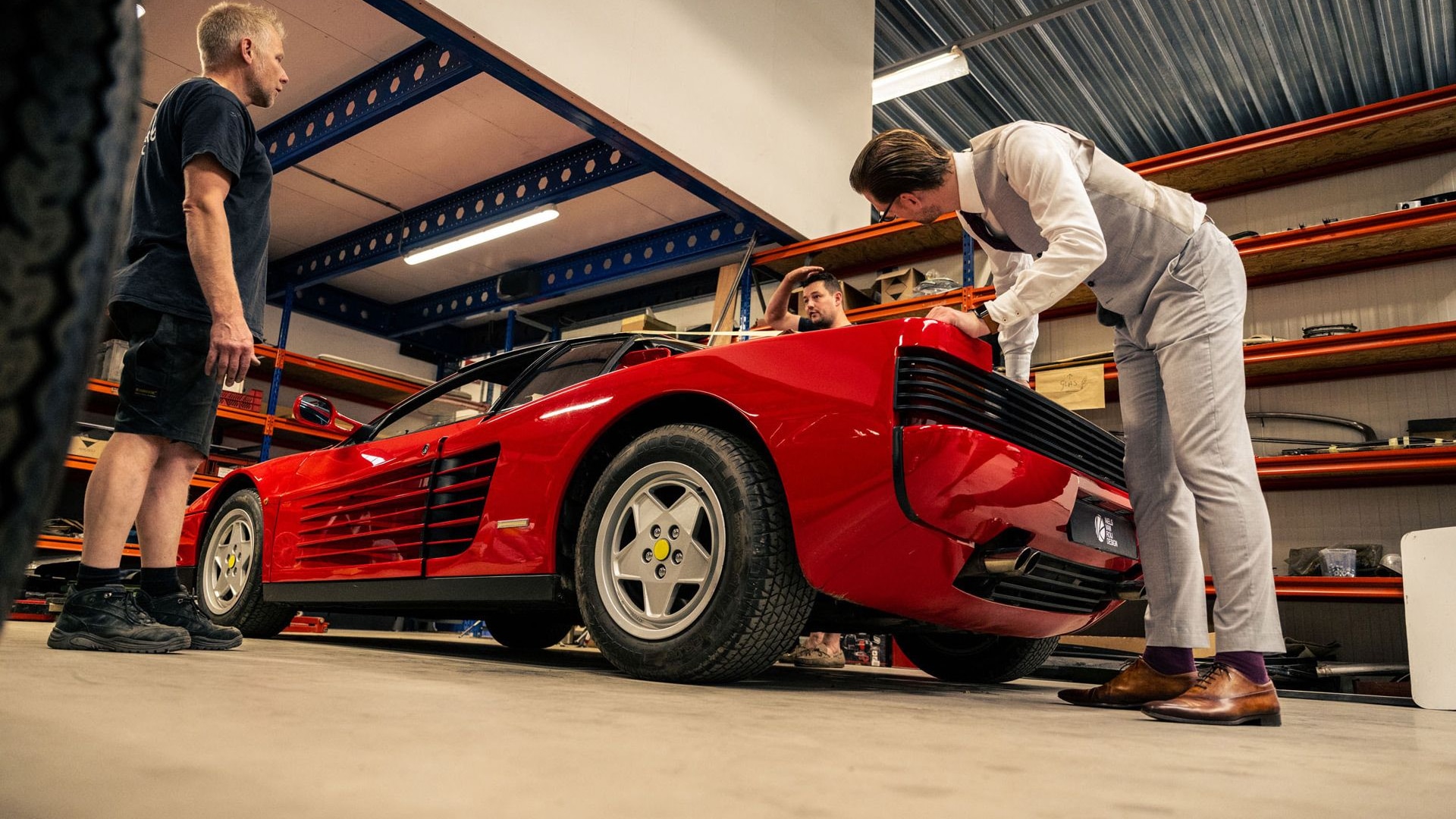 Ferrari Testarossa targa conversion at Niels van Roij Design