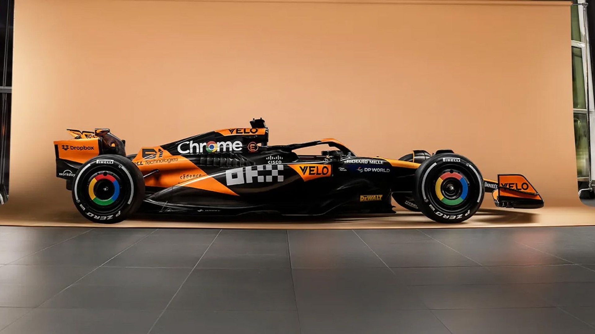 2024 McLaren MCL38 Formula 1 race car