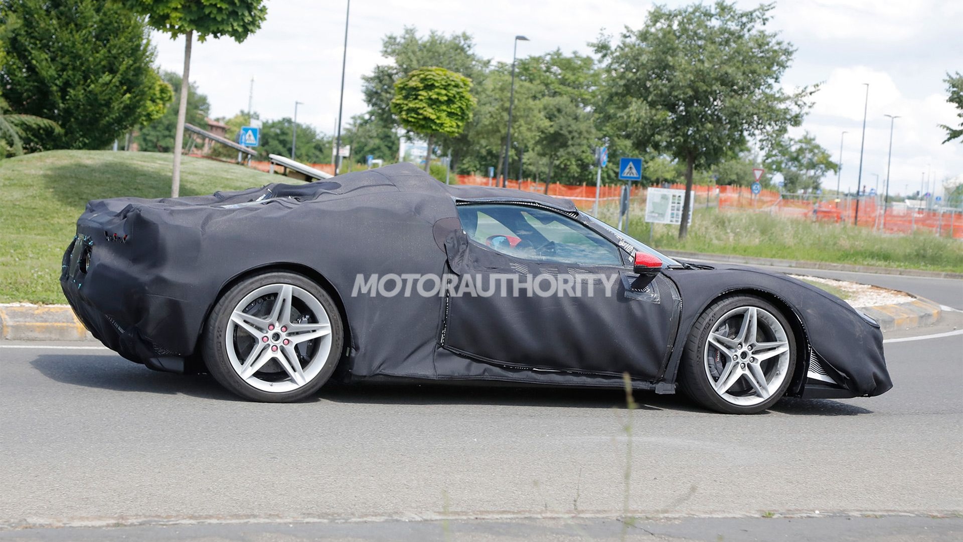 2025 Ferrari SF90 successor spy shots - Photo credit: Baldauf