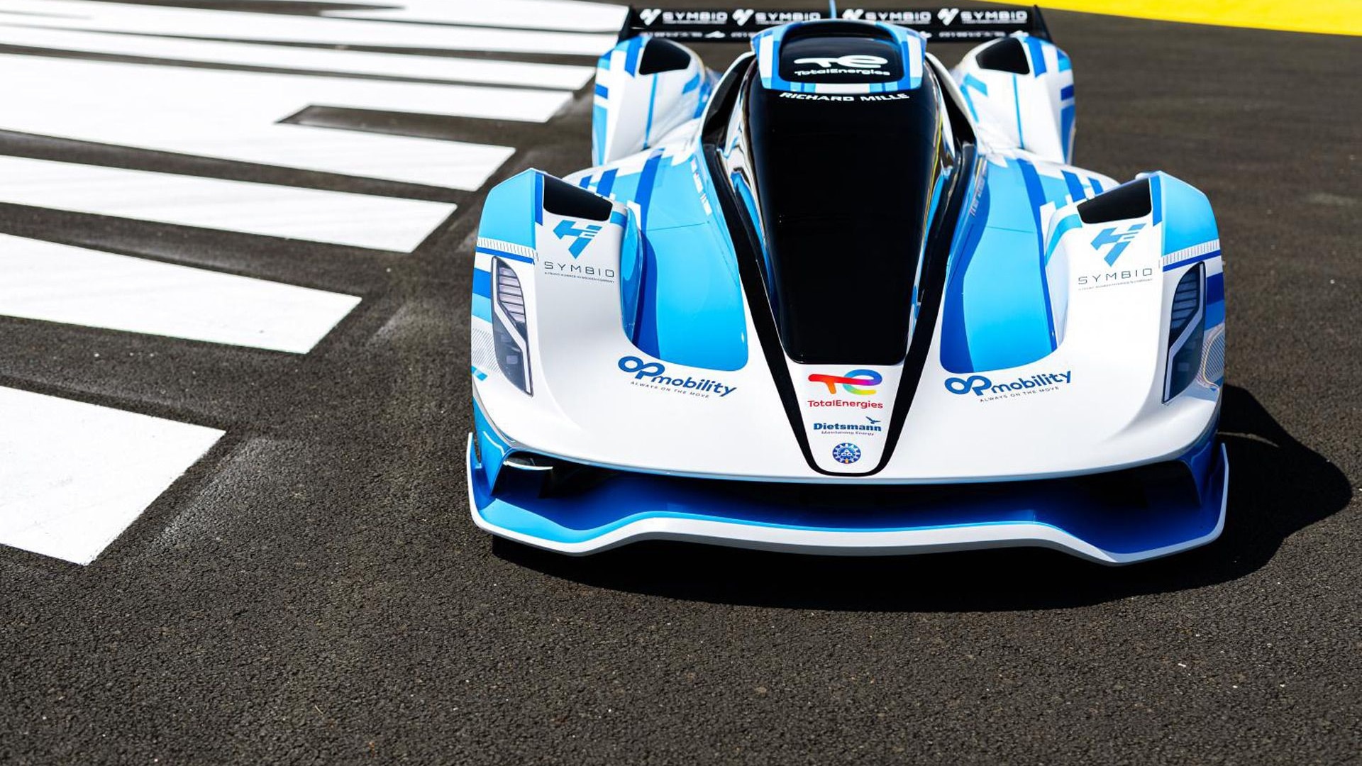 MissionH24 Evo hydrogen-electric race car concept