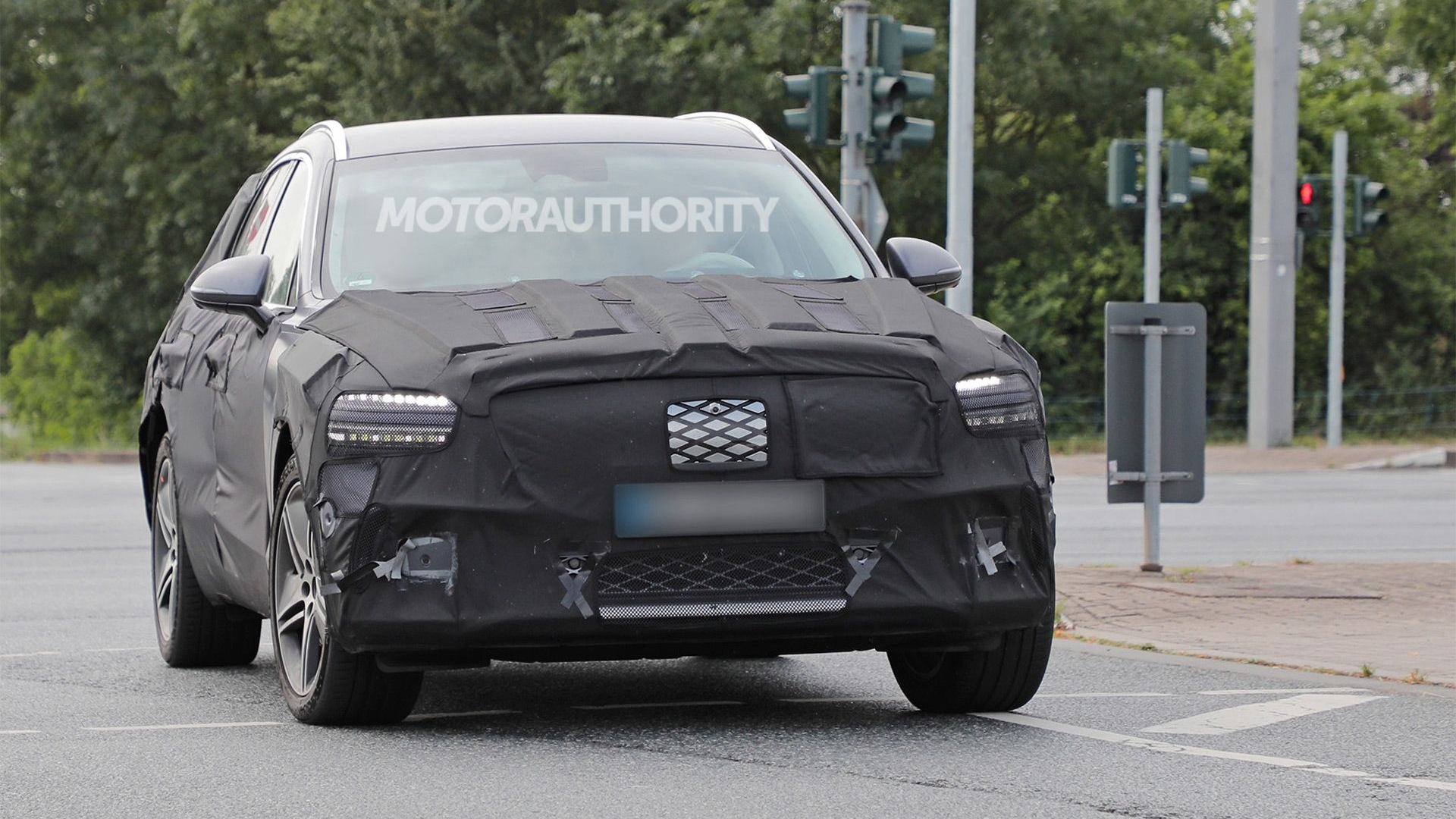 2026 Genesis Electrified GV70 facelift spy shots - Photo via Baldauf