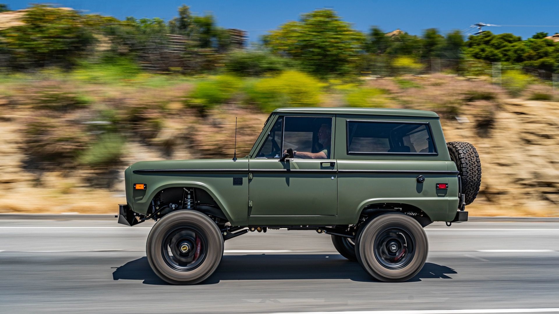 Icon New School Edition 1975 Ford Bronco