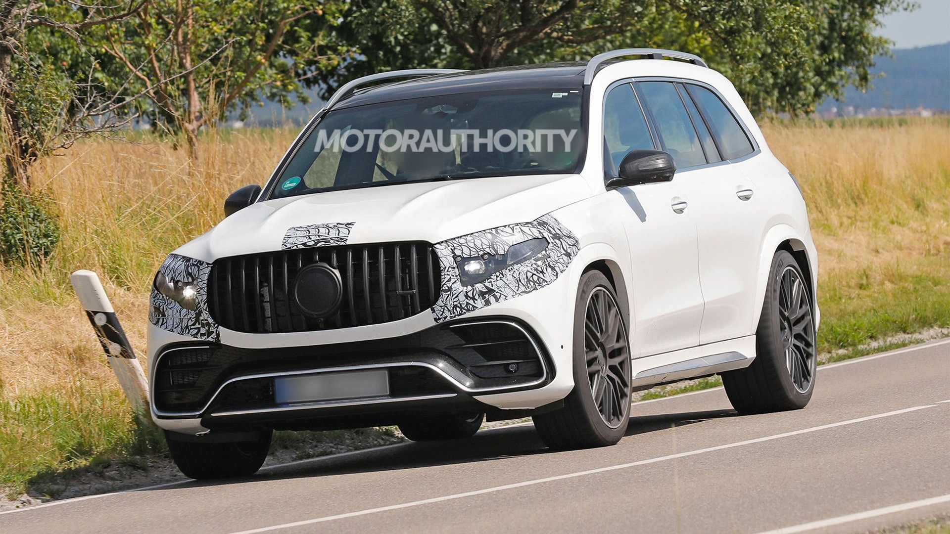 2027 Mercedes-Benz AMG GLS 63 facelift spy shots - Photo via Baldauf