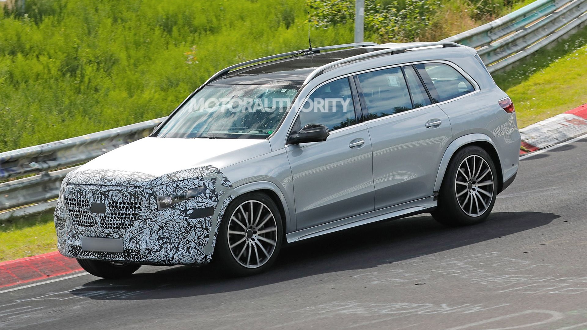 2027 Mercedes-Benz GLS-Class facelift spy shots - Photo via Baldauf