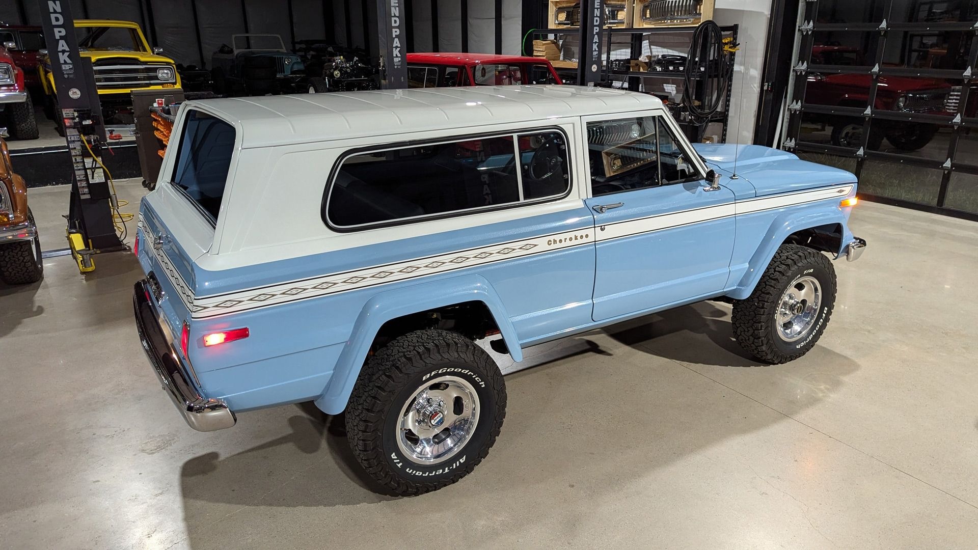 Vigilante 4x4's Viper V-10-powered 1979 Jeep Cherokee S