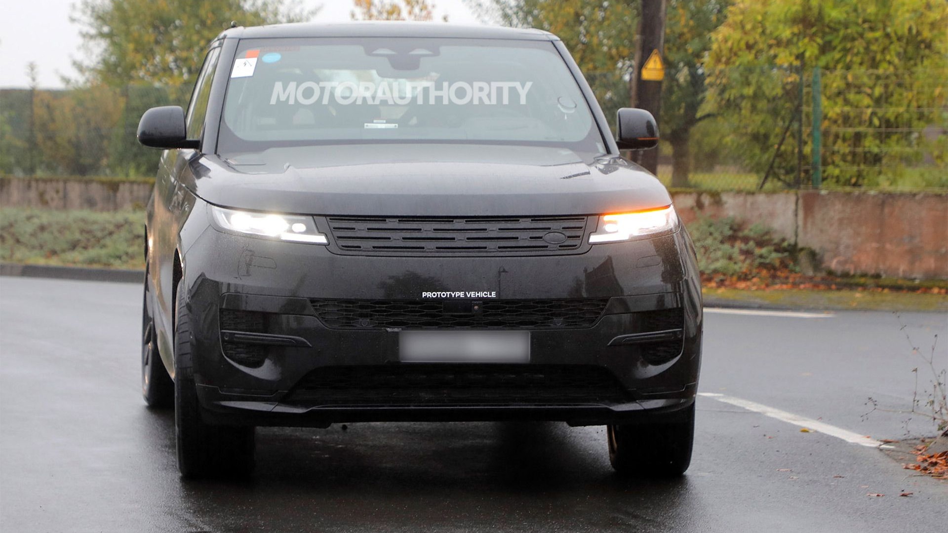 2026 Range Rover Sport Electric spy shots - Photo via Baldauf