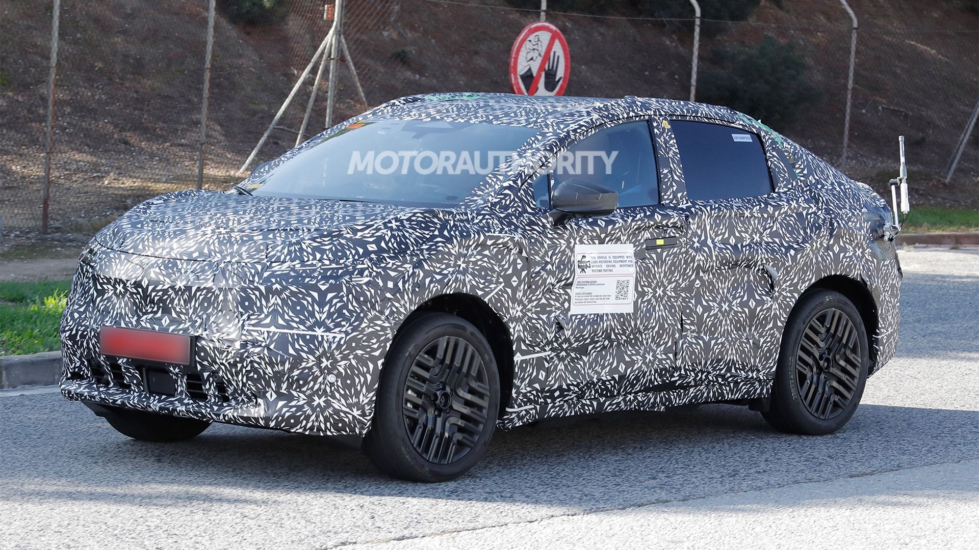 2026 Nissan Leaf spy shots - Photo via Baldauf