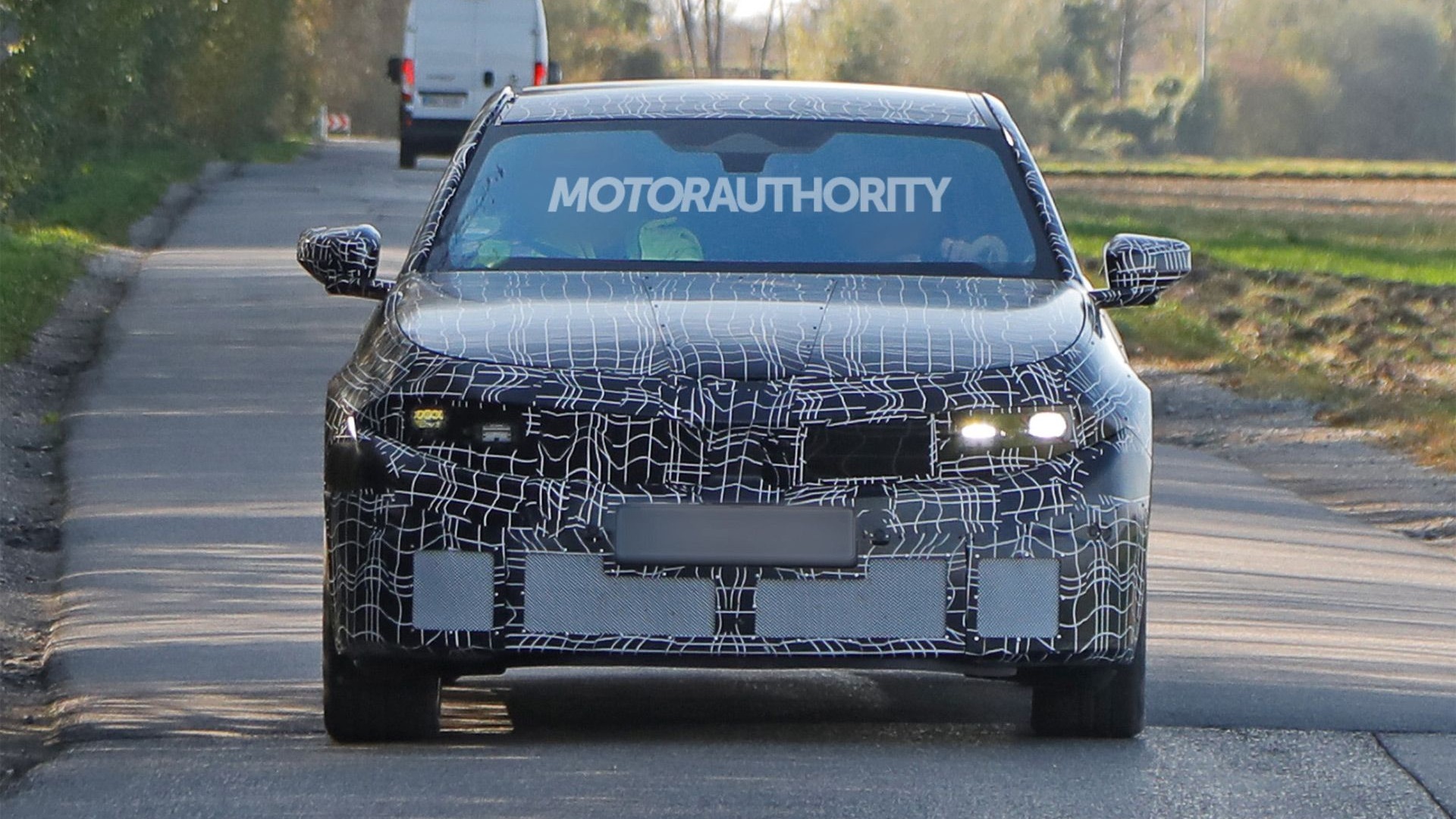 2027 BMW 3-Series spied with gas engine, Neue Klasse styling