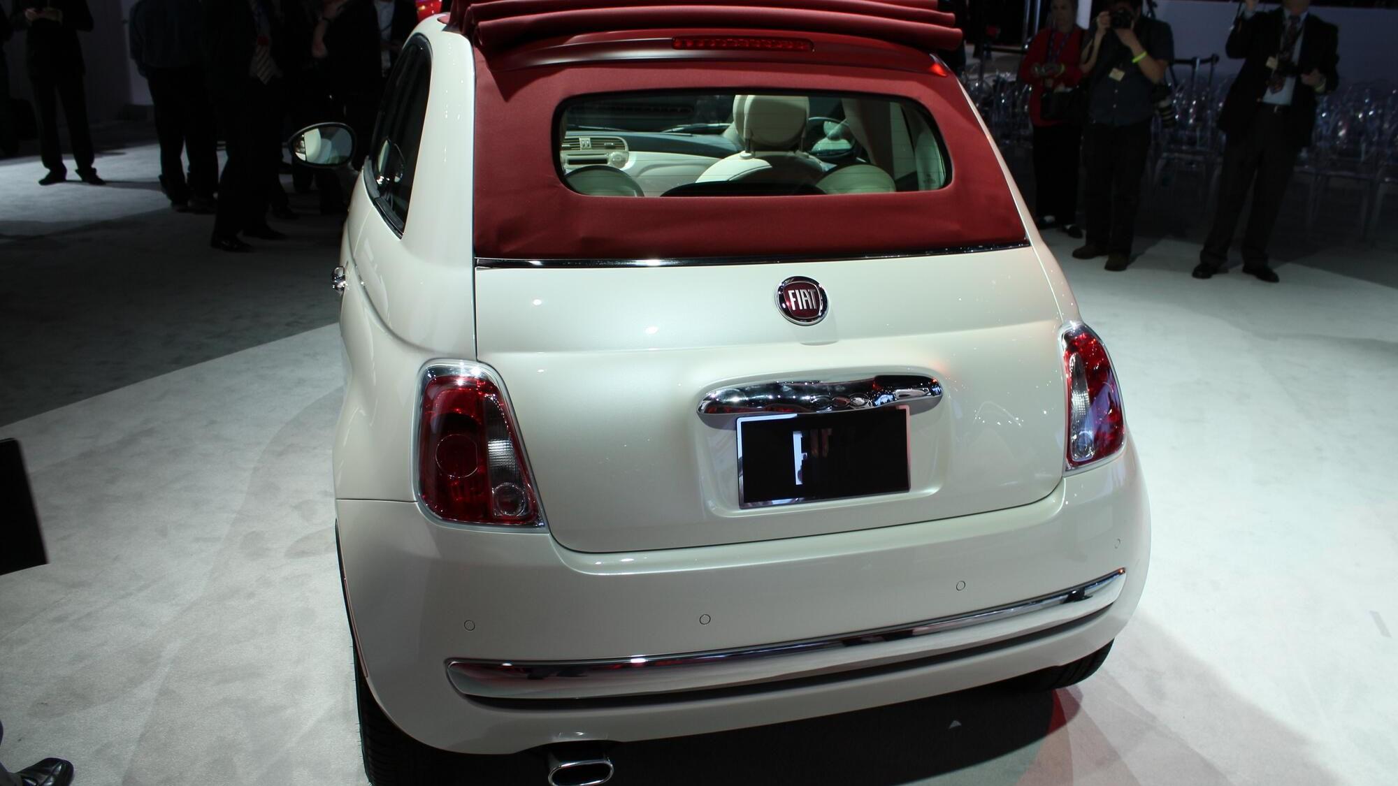 2012 Fiat 500 Cabrio live photos