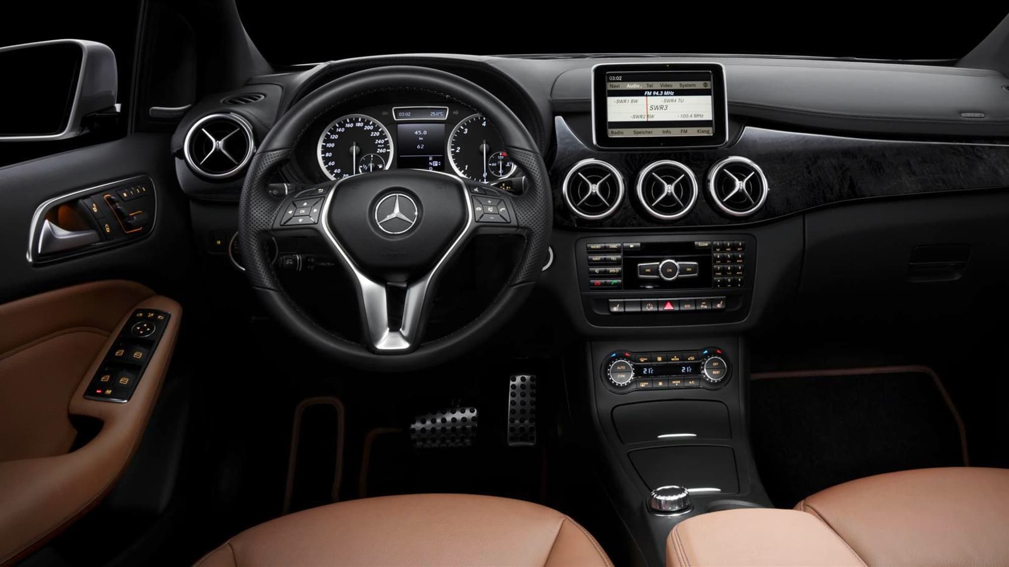 2012 Mercedes-Benz B-Class interior images