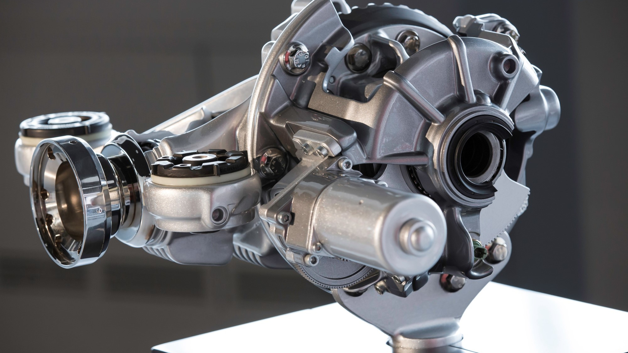 2014 Jaguar F-Type engineering displays
