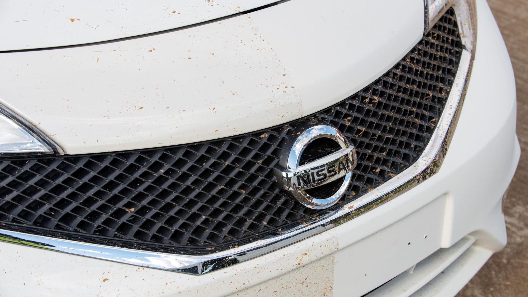 Nissan Versa Note "self-cleaning" prototype