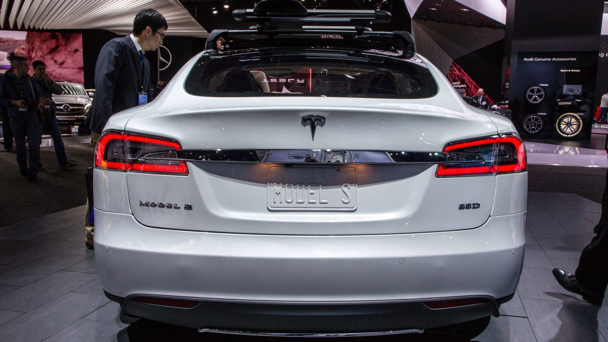 Tesla Model S 85D, 2015 Detroit Auto Show