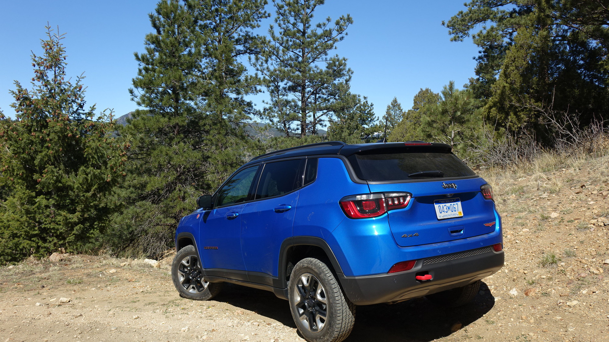 2017 Jeep Compass Trailhawk off-road 
