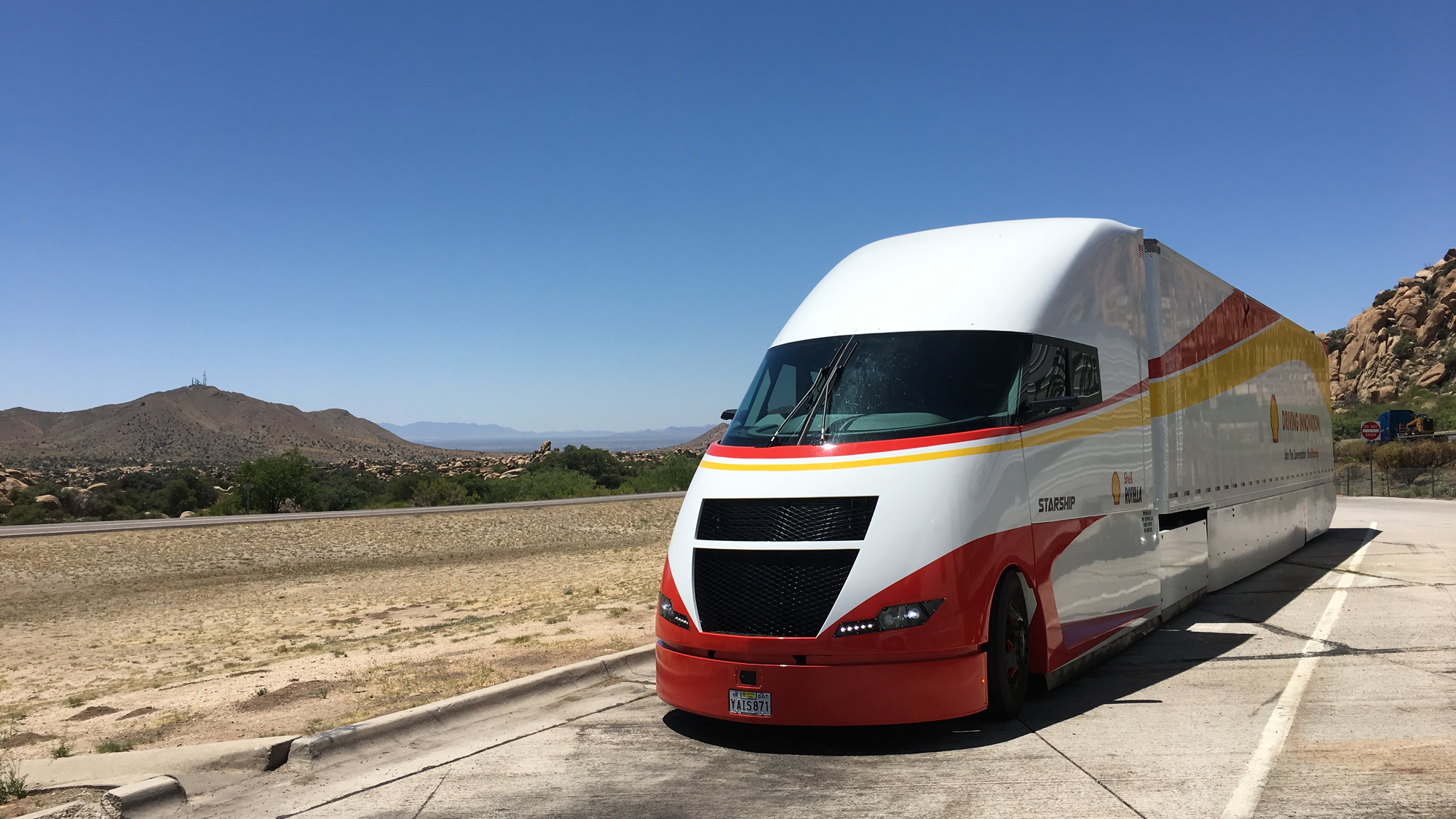 Shell Airflow Starship truck in Gila Bend, AZ, on cross-country fuel economy run