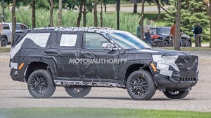 2022 Jeep Grand Cherokee-based 3-row SUV spy shots