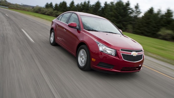 2011 Chevrolet Cruze Starts at $16,995, Has 'Midsize Presence'