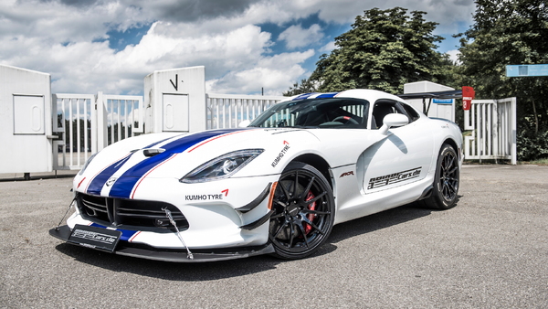 Germans tune Dodge Viper to a ferocious 765 horsepower