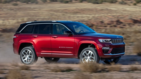 2025 Jeep Grand Cherokee cuts prices on V-6 models