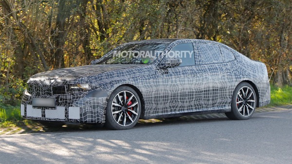 2027 BMW 3-Series spied with gas engine, Neue Klasse styling