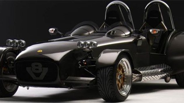 Caterham packs 500hp V8 in lightweight racer